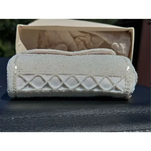Vintage tiny Beaded purse cream beaded crown  snap Vintage Japan - Picture 2 of 15
